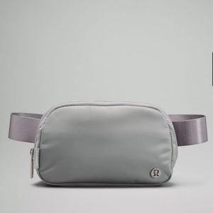 Lululemon, Everywhere Belt Bag 1L grey